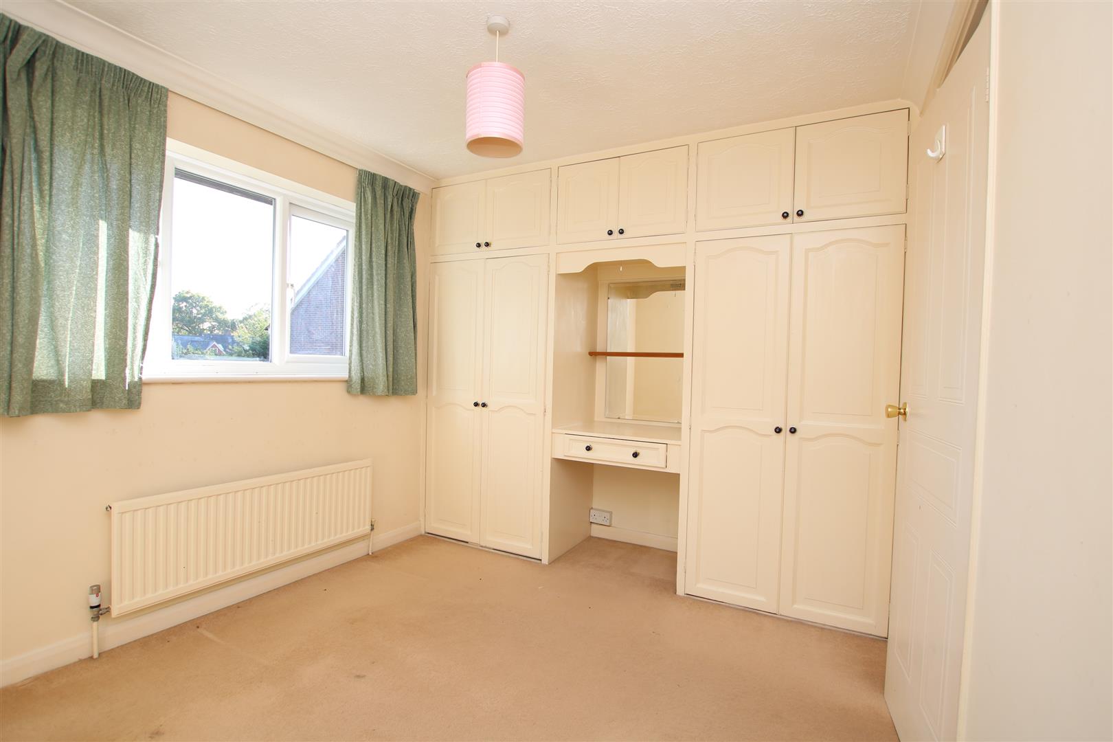 Earlswood Close, Horsham